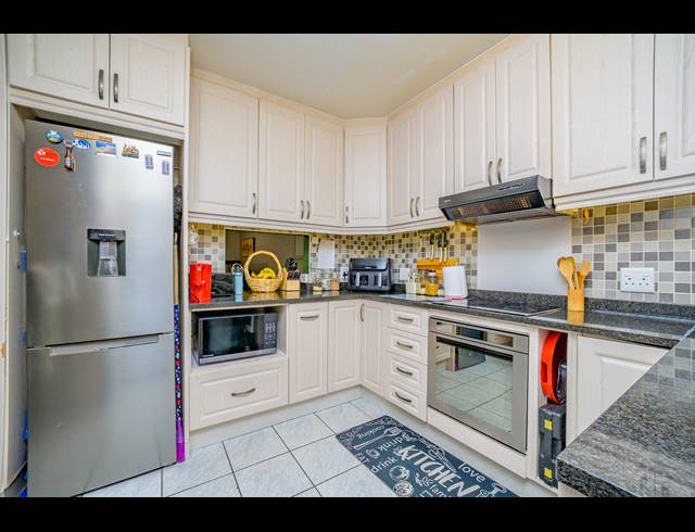 3 BEDROOM DUPLEX FOR SALE IN THE WOLDS